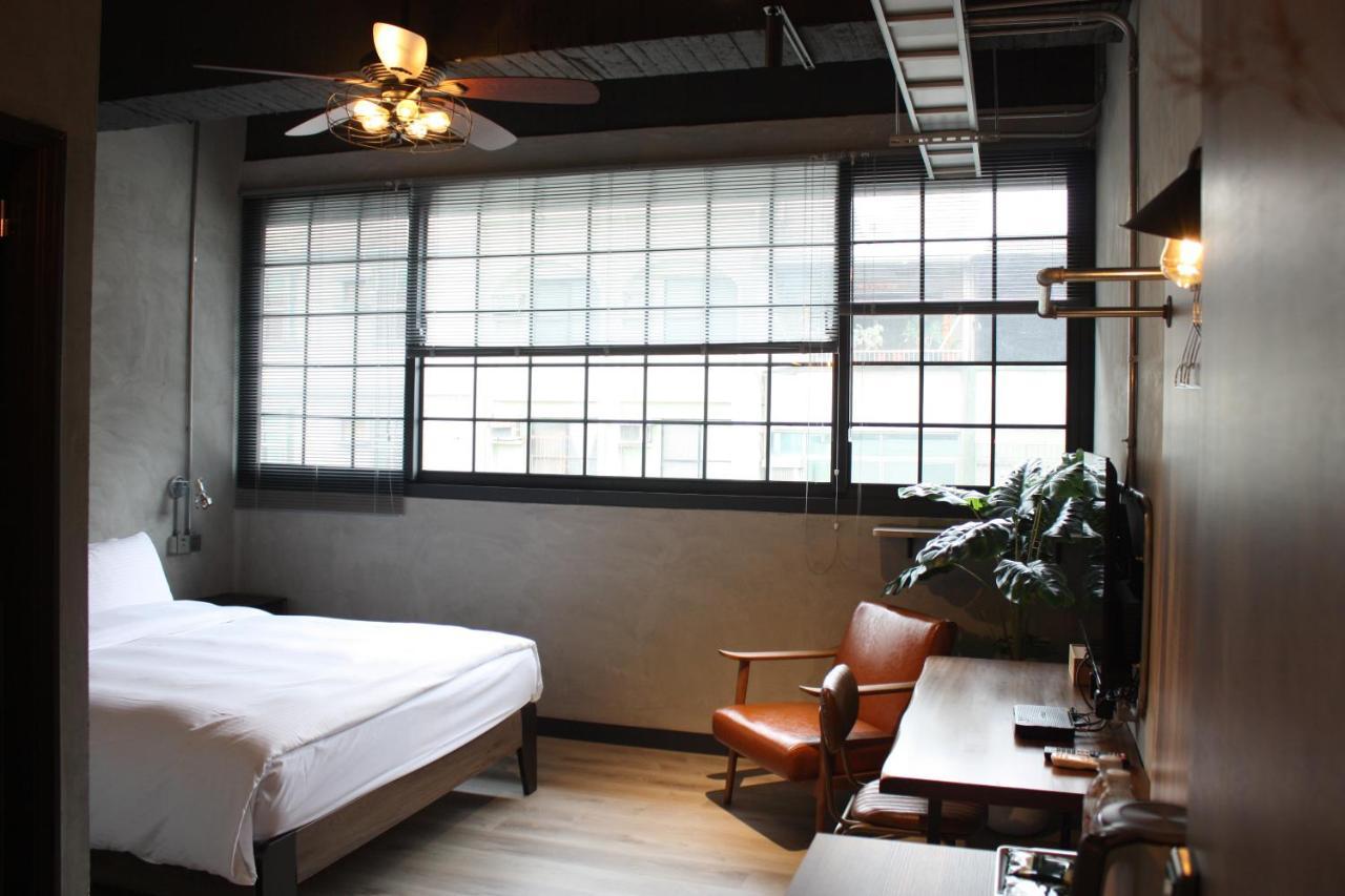Hotel The Retro Tai-Pan Tainan Exterior foto